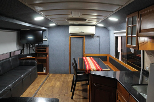 Alquiler De Motorhome Con Chofer / Casas Rodantes / Oficinas