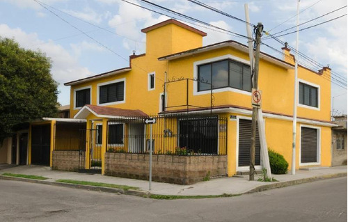 Casa Sola En Venta En Santa Cruz, Metepec, México