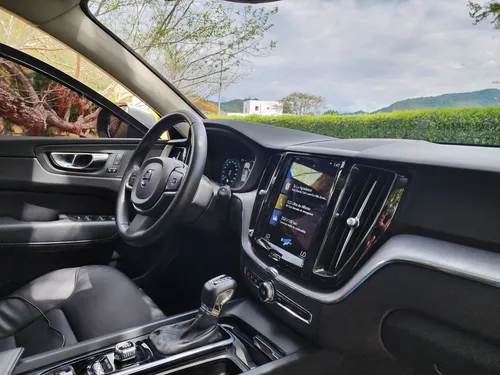 Volvo XC60 T5 Awd Momentum Blindaje 2 Plus At 2.0 Cc T 2021
