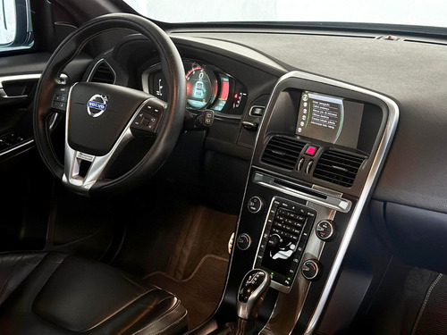 Volvo XC60 2.0 T5 R-design 5p