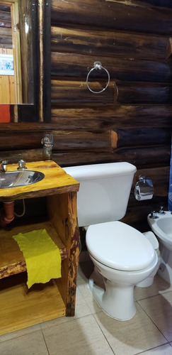 Imagen 5 de 19 de Cabañas Nikito. Cabañas Estilo Canadienses Para 3 ,5 Y 6 Personas . Cabaña Disponible Para 4 O 5 Personas Desde El 14 Al 19/01/23.