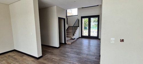 Imagen 3 de 20 de Casa En Venta Al Golf Y Lagunas En El Cantón, Escobar