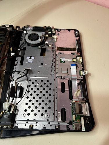 Carcaça Notebook Barato Cce Win E35l + Peças Preto (Usado)