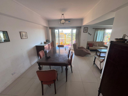 Semipiso De 3 Ambientes Con 2 Cocheras