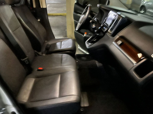 Imagen 13 de 16 de Toyota Hiace 2023 2.8 Tdi Wagon 6at 10a