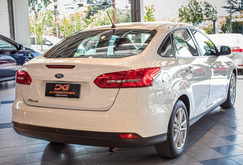 Imagen 6 de 15 de Ford Focus S 1.6n 44.000km 2018 Blanco
