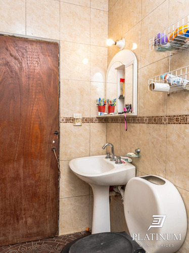 Casa En Venta De 7 Dormitorios C/ Cochera En Limache