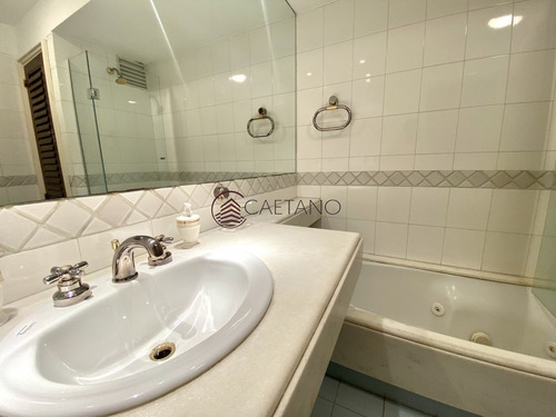 Excelente Apartamento Enfrente Al Puerto!- Ref: 2527
