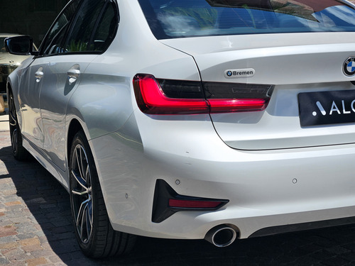 BMW Serie 3 3.0 330i Sedan Sport Line 252cv