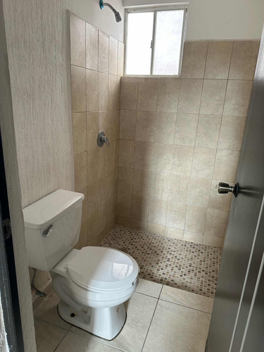 Casa De Una Planta Doble Altura Con Ubicación Privilegiada