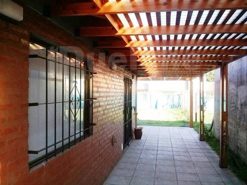 Venta Amplia Y Hermosa Casa 3 Dormitorios - Construccion A Los Mejores Precios -