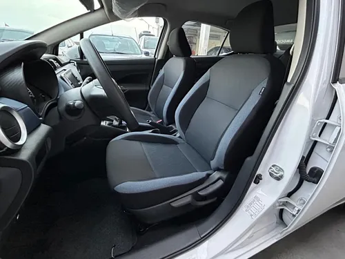 Nissan Versa 1.6 Advance Mt