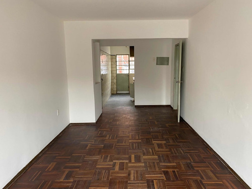Imagen 2 de 14 de Apartamento Tipo Casa La Comercial 2 Dormitorios Azotea