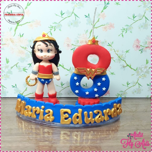 Mini Topo De Bolo Em Biscuit Mulher Maravilha Modelo 2