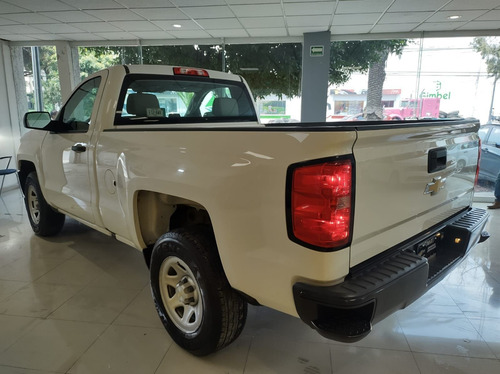 Imagen 6 de 12 de Chevrolet Silverado 2018 4.3 V6 1500 Ls Cabina Regular At