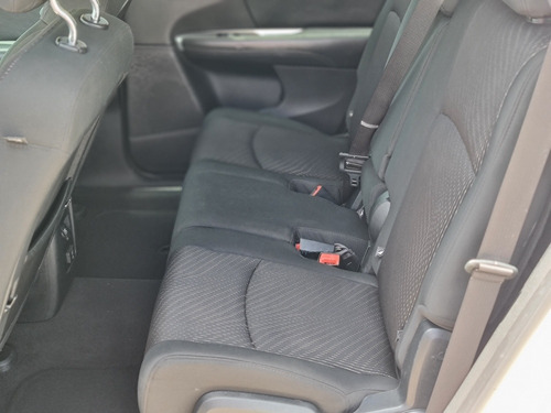 Imagen 10 de 12 de Dodge Journey 2012 2.4 Sxt 5 Pasj At