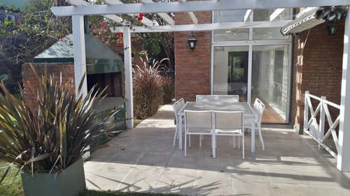 Imagen 6 de 22 de Casa Cuatro Dormitorios Fisherton