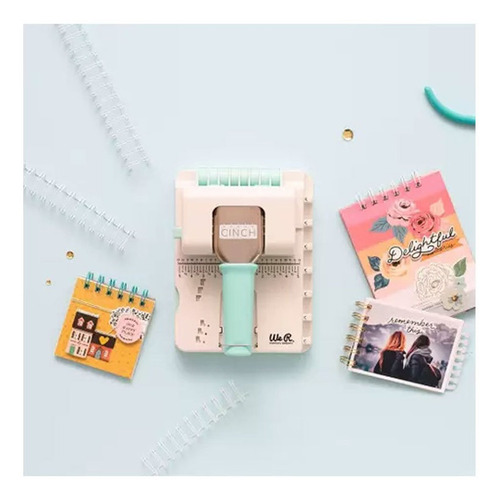 Carpeta con agujero cuadrado Mini Cinch y accesorios | We R