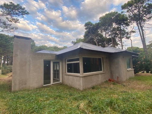 Imagen 3 de 9 de Venta- Espectacular Chalet En Pinamar A Terminar