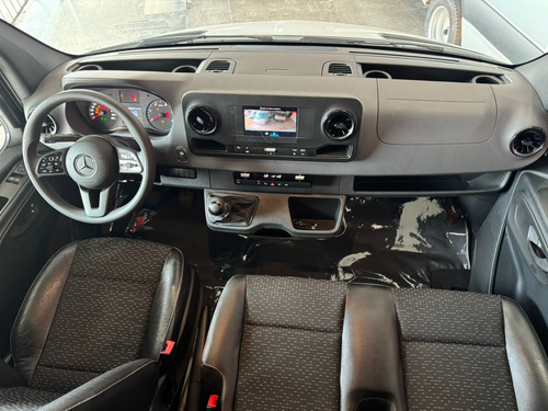 Sprinter 417 16 Lugares Executiva Ano 2025 Financio