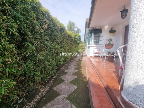 Casa En Venta De 3 Dorm. En Ñuñoa A Pasos Av. Grecia