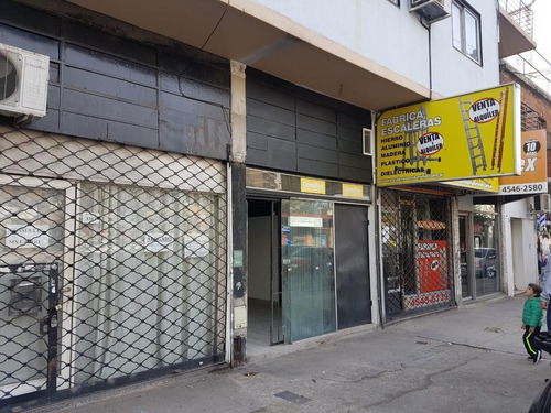 Imagen 2 de 6 de Excelente Local Comercial Con Entrepiso En Venta Sobre Avenida Balbin. Saavedra