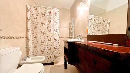 Venta Casa 4 Ambientes Mechongue Con Jardin