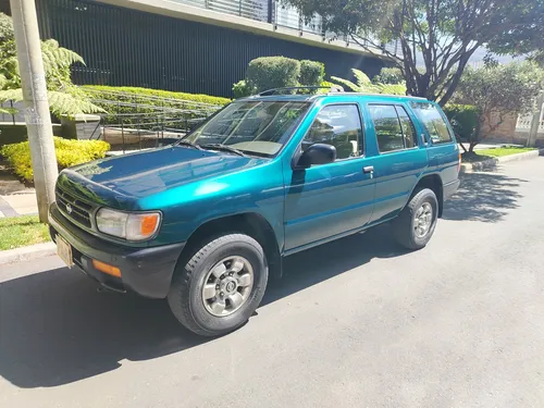 Nissan Pathfinder 3.3 R50 Std