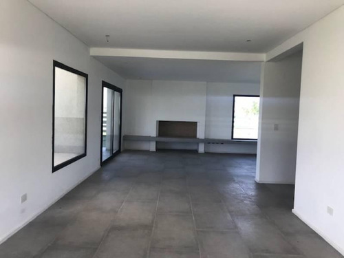 Imagen 2 de 21 de Casa Con Vista Al Lago A Estrenar En Venta. Puertos | Ceibos.