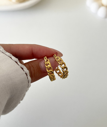 Argollas Trenzadas Grumet Tipo Cadena Calada De Acero Dorado