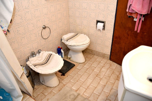 Imagen 22 de 30 de Increible Casa Multifamiliar!! 2 Deptos V. Adelina