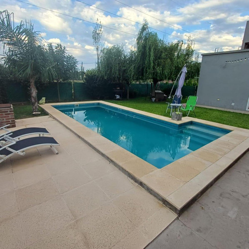 Casa En Venta - 2 Dormitorios 2 Baños - Santa Fe