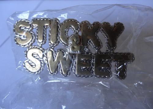 Imagen 3 de 7 de Madonna Sticky And Sweet Icon Knuckle Ring (2008)