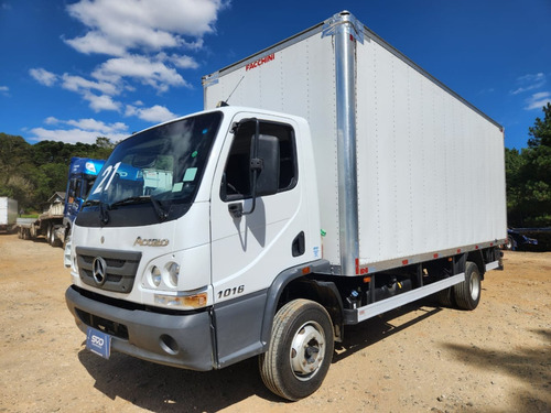 Mercedes Benz Accelo 1016 4x2 2021 C/baú 