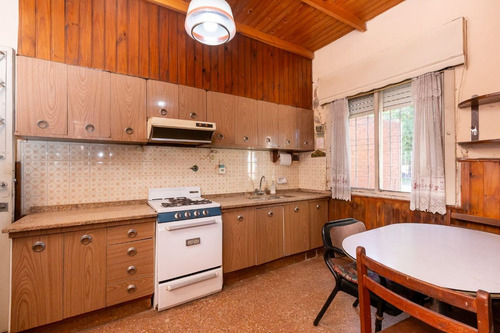Venta Casa En Merlo Con Local- Permuta