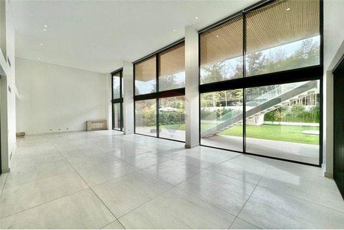 Exclusivo Dúplex Con Jardín, Piscina En San Damián
