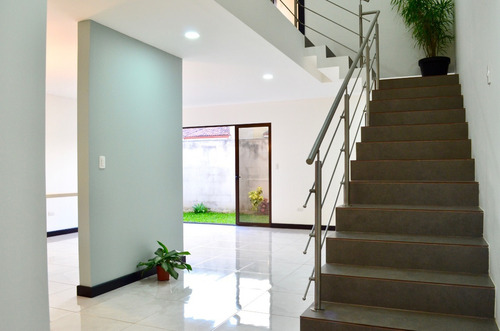 Imagen 2 de 24 de Alquiler De Casa En Santo Domingo De Heredia En Condominio