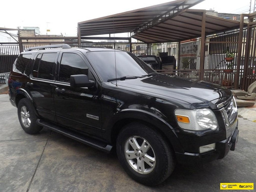 Ford Explorer .