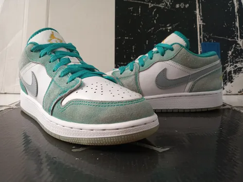 Flight jordans for girls outlet