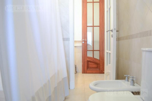 Casa A La Laguna Central Con 3 Dormitorios En Venta En Santa Barbara