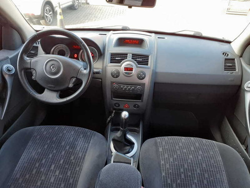 Imagem 11 de 12 de Renault Megane Grand Tour Dynamique 1.6 16v 4p 2011