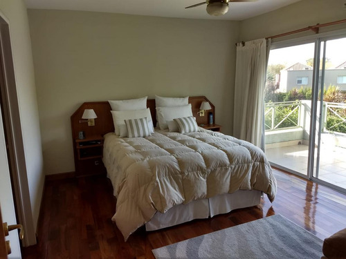 Imagen 25 de 30 de Excelente Casa - Santa Maria De Los Olivos