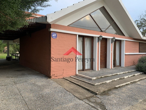 Muy Linda Casa En Punta Del Este- Ref: 6871