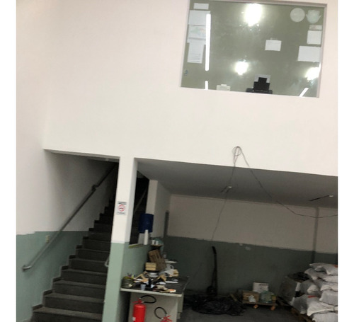Prédio De 3 Andares Com Galpão Intermediário Comercial