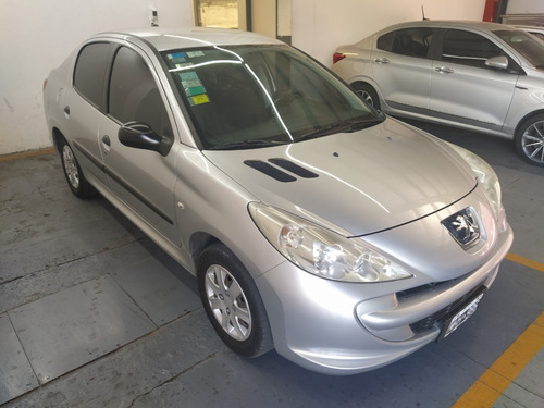 Peugeot 207 Sedan 4 Ptas 1.4 Active 2013 Mhh