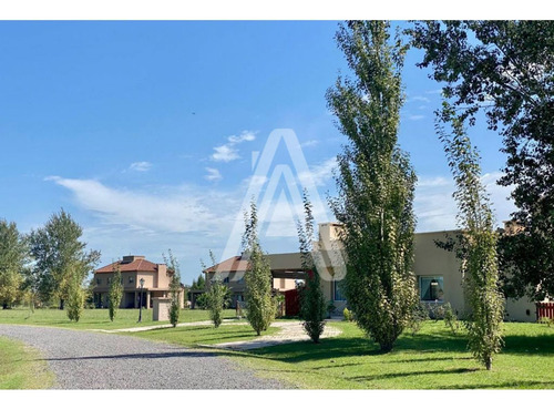 Imagen 1 de 11 de Terrenos- Lotes- Golf Country La Carolina- Barrio Cerrado