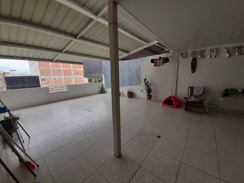 Altamira - Casa Bifamiliar Con Terraza En Venta Y/o Permuta Palmira