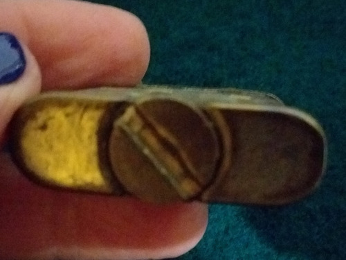 Encendedor A Piedra Con Incrustaciones Laca Antiguo Y Raro (Usado)