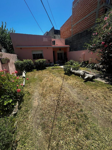 Casa En Venta En Remedios De Escalada, Lanús, G.b.a. Zona Sur