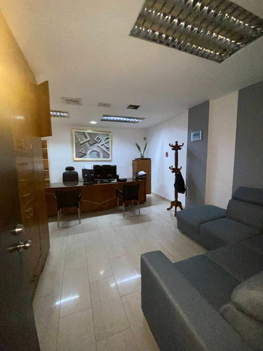 269801 Am* Venta De Local En Naguanagua Planta Baja En Hospital Metropolitano Del Nort